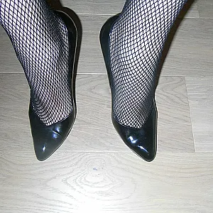Wer hat Lust auf meine Heels zu wichsen? Galeriebild
