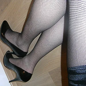 Wer hat Lust auf meine Heels zu wichsen? Galeriebild