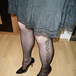 mini-skirt gallery image