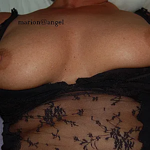 First image of howzit's Gallery - Do you like big tits ?