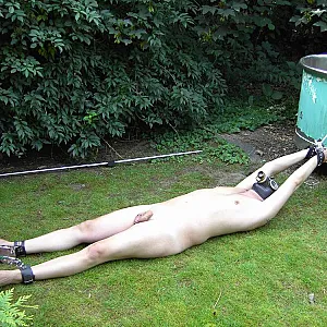 Sklave im garten...... Galeriebild