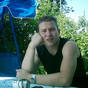 current gallery image