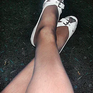 Strapse, Damenwäsche, Nylons Galeriebild