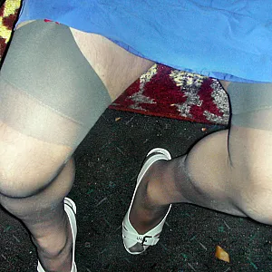 Strapse, Damenwäsche, Nylons Galeriebild