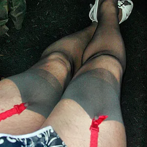 Strapse, Damenwäsche, Nylons Galeriebild