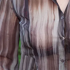 Transparent gallery image
