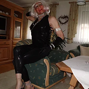 Whore Andrea in black gallery image