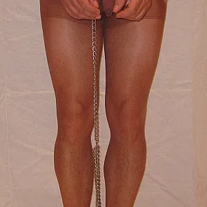 in Ketten und Nylons Galeriebild