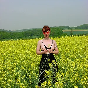 Gina Zeigt Sich / Raps 1 Galeriebild