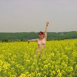 Gina Zeigt Sich / Raps 1 Galeriebild