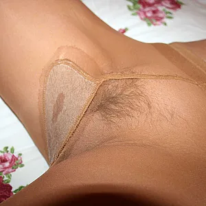 Lehrerin in Strumpfhose Galeriebild