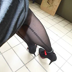 Naht-FSH und Heels Galeriebild