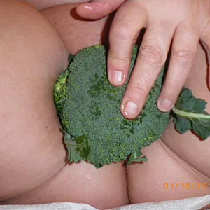 preparing the cucumber gallery image