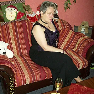 Elegant and sexy, gleich Anni 6y Galeriebild