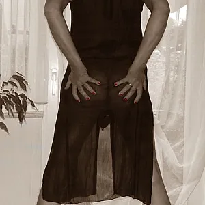 He in women wears Part 1 gallery image