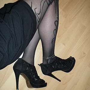 Tribal nylons gallery image