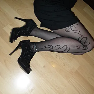 Tribal nylons gallery image