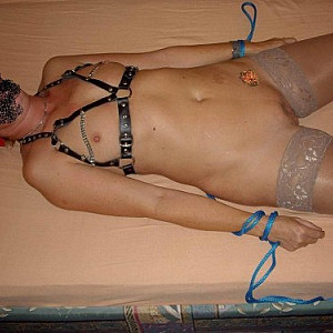 Gefesselte Geilheit Galeriebild