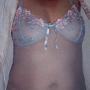 ma nuisette ,mon cul;mon soutien gorge,mes nichons , ma chatte et mon amant quand il éjacule Galeriebild