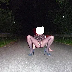 Outdoor in geiler Wäsche Galeriebild