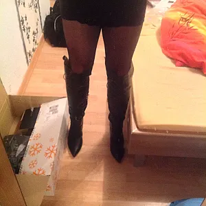 Strapse whore gallery image