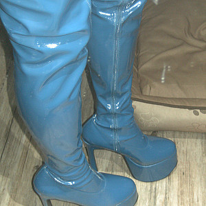 blue lacque overknees gallery image