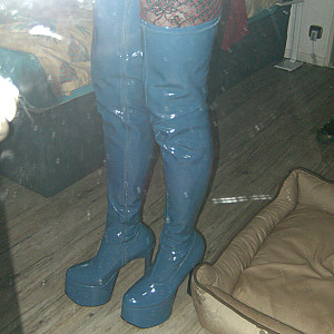 blue lacque overknees gallery image
