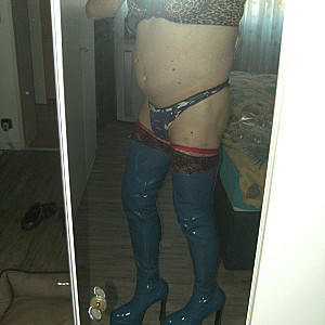 blue lacque overknees gallery image