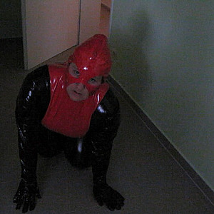 Petplay im Latexanzug... Galeriebild