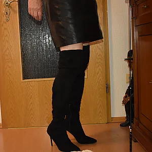 Mit der Reitgerte den Arsch versohlt Galeriebild