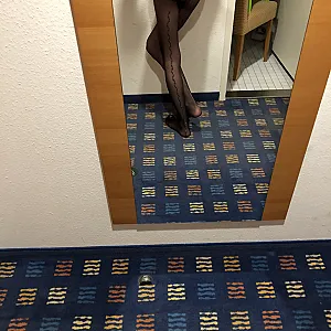 Geil vorm Spiegel Galeriebild