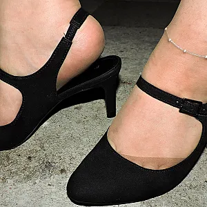 Fotze,Titten in neuen Heels Galeriebild