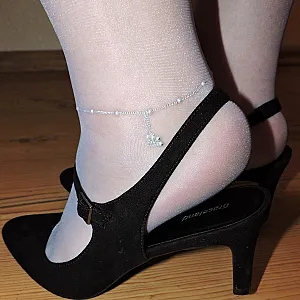 Blaue Nylons und Heels Galeriebild