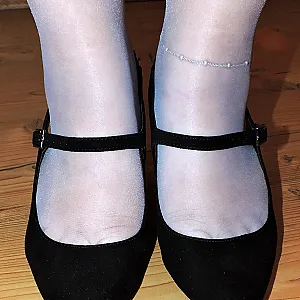 Blaue Nylons und Heels Galeriebild