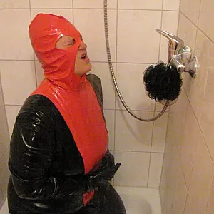 Strafe - Kalte Dusche Galeriebild