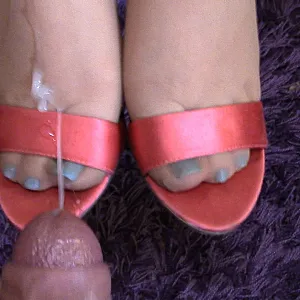 Nylonschuhjob in pinken Riemschenpumps Galeriebild
