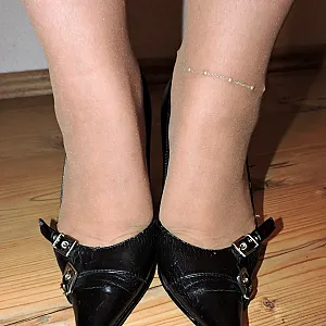 Fotze und Titten in durschgeschwitzten Nylons Galeriebild