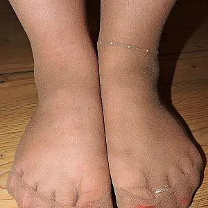 Fotze und Titten in durschgeschwitzten Nylons Galeriebild