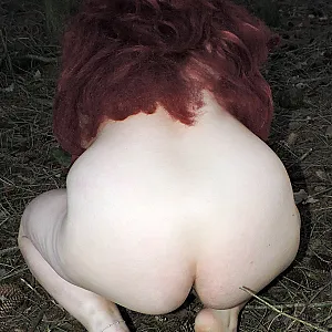 Geil nackt im Wald Galeriebild