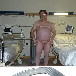 1  Nackt im Krankenhaus mit 55Paul55 Galeriebild