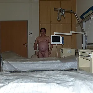 1  Nackt im Krankenhaus mit 55Paul55 Galeriebild