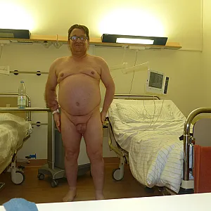 1  Nackt im Krankenhaus mit 55Paul55 Galeriebild