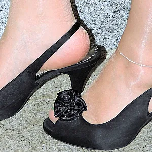 Fotze und Heelfotze, Fußfotze Galeriebild