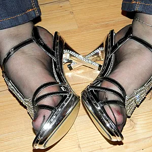 Fotze und Heelfotze, Fußfotze Galeriebild