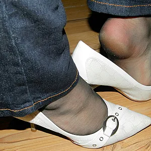 Fotze und Heelfotze, Fußfotze Galeriebild