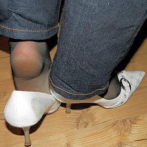 Fotze und Heelfotze, Fußfotze Galeriebild