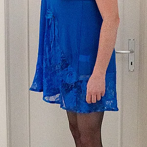 Crossdressing in Blau Galeriebild