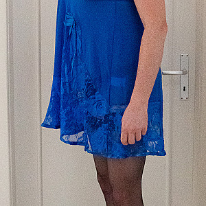 Crossdressing in Blau Galeriebild