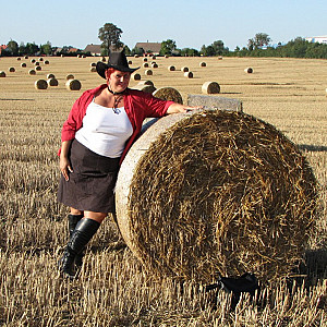 Posing in the cornfield ... gallery image