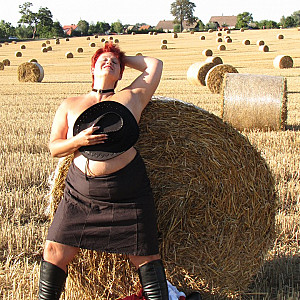 Posing in the cornfield ... gallery image